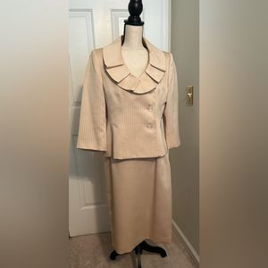 Evan-Picone dressy Gold skirt suit. Classic. Size 10